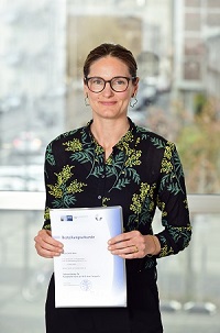 OWY_6215-NICOLE STRÖLL M.A.-200x300px Kunstsachverständige Ströll